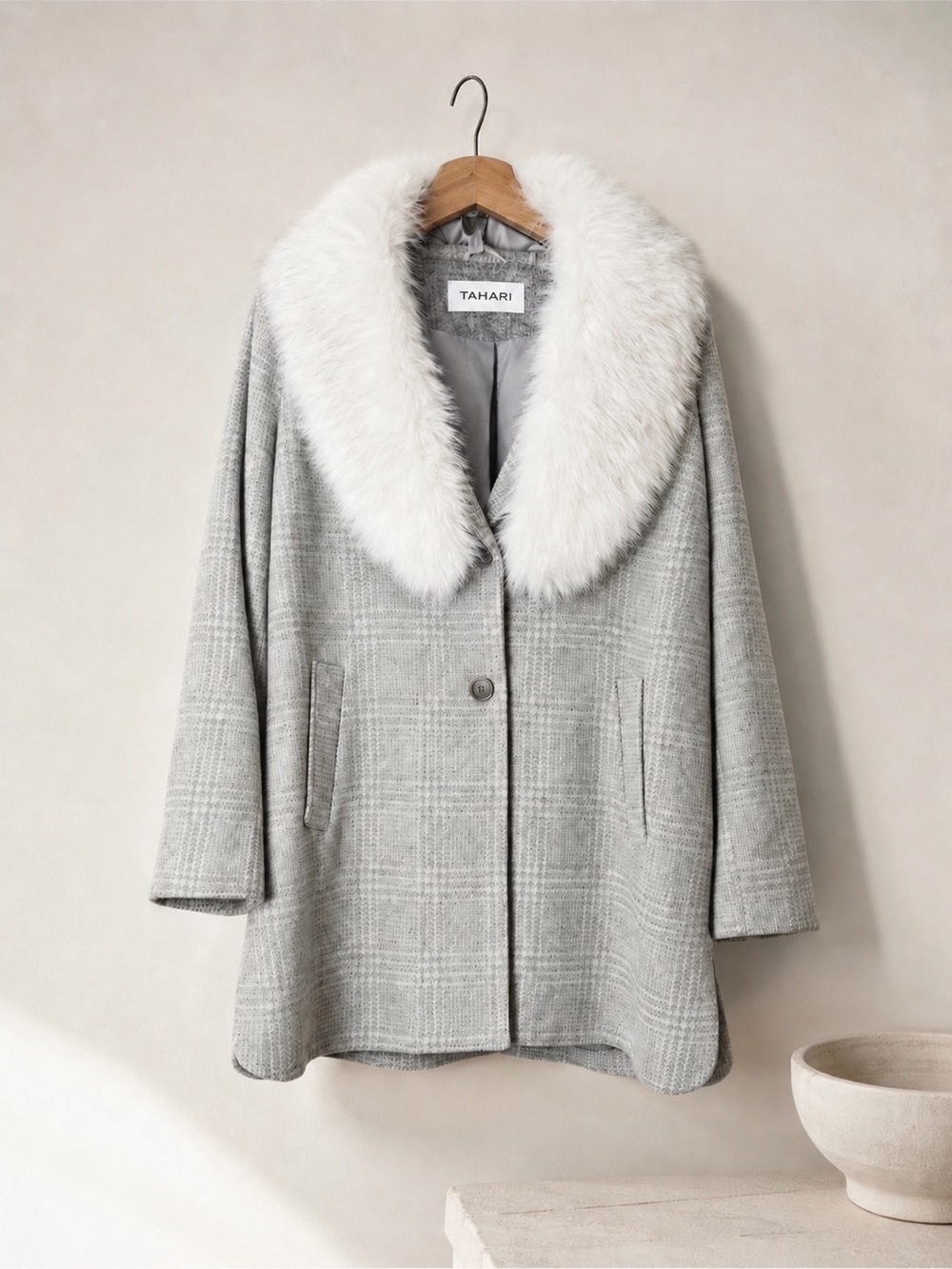 NWT T Tahari Olivia Tonal Gray Plaid Coat with Removable Faux Fur Collar Size 1X